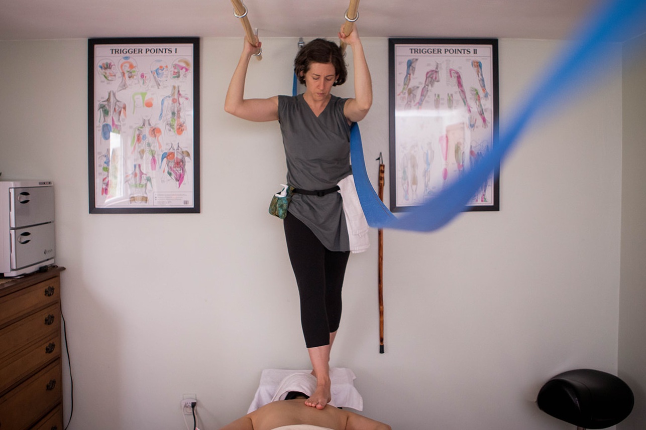 ashiatsu barefoot massage